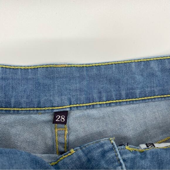 Carmar Denim Olivia Shredded Shorts Medium Wash Denim Jean Booty Short Size 28 - Picture 4 of 10